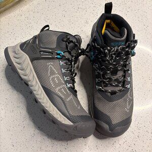 Keen NXIS Keen Dry  Waterproof Hiking Boots Ladies size 6 Brand NEW Gray